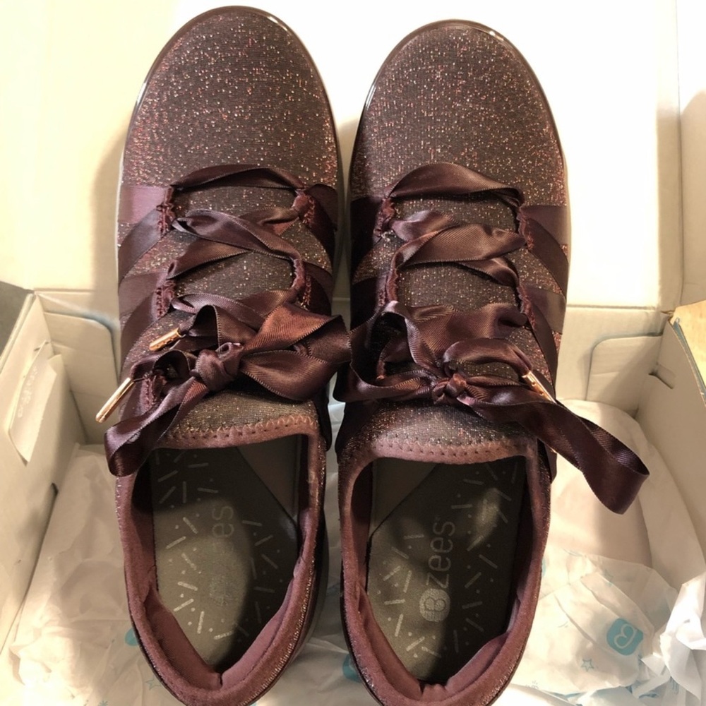 BZEES INSPIRE METALLIC SHOES 10M